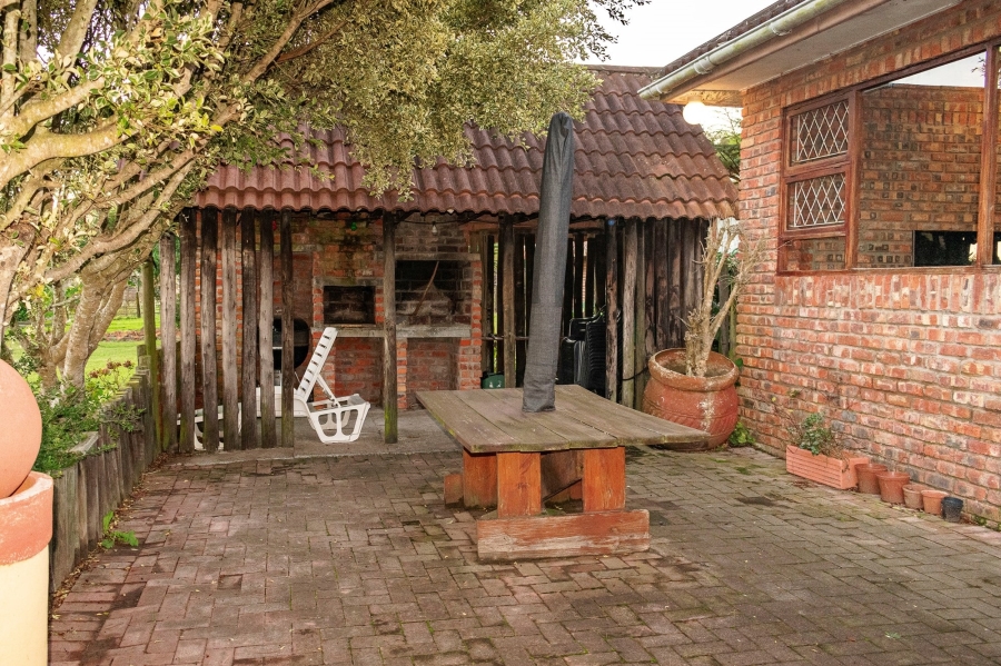 4 Bedroom Property for Sale in Theescombe Eastern Cape